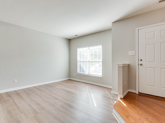 4th image of 6758 S Grand Brook Cir
