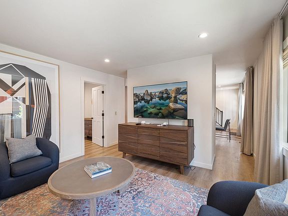 3rd image of 8689 Rainbow Ave