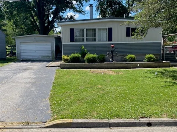 805 E 1st Ave, Huntingburg, IN 47542