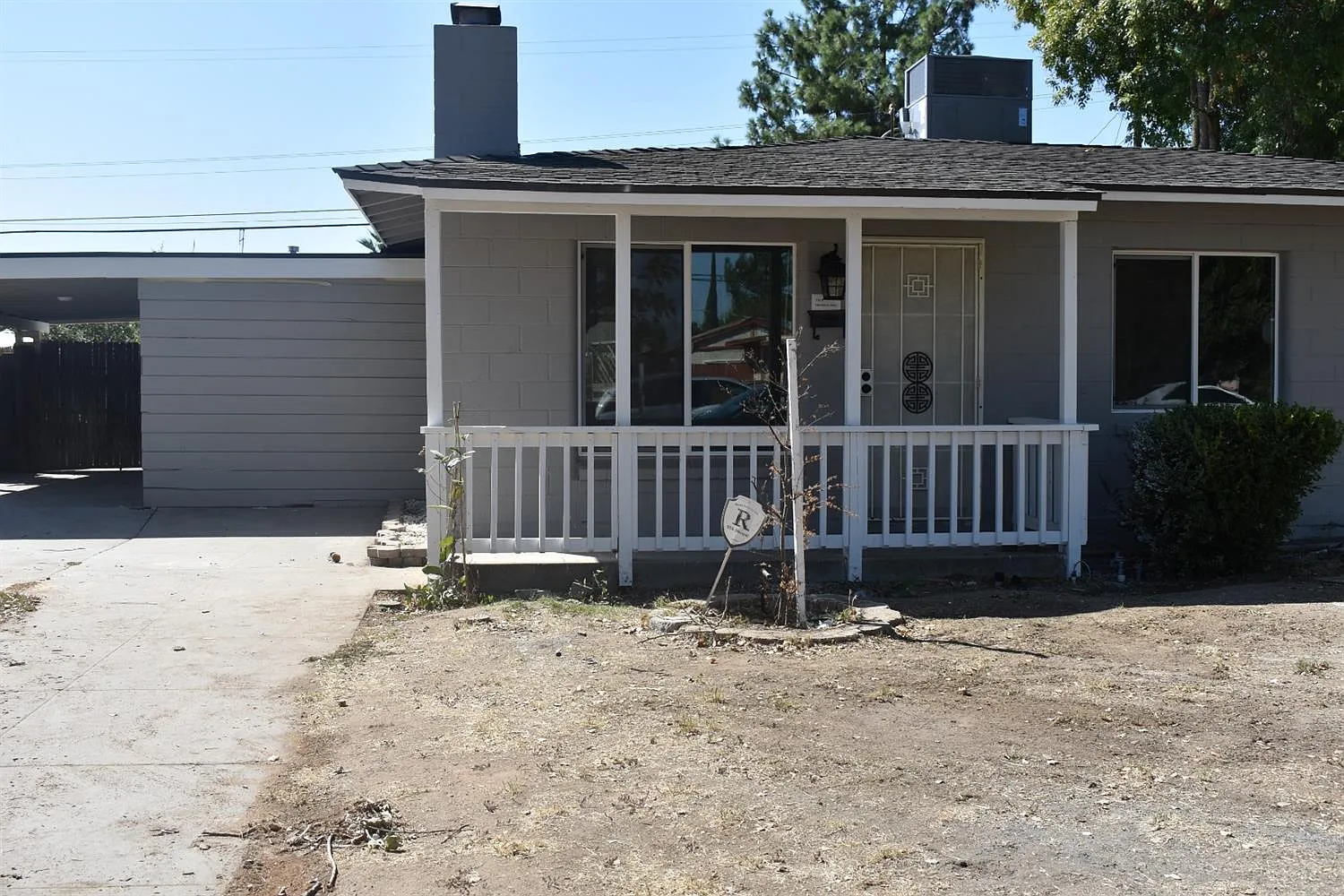 110 E Hampton Way photo 1