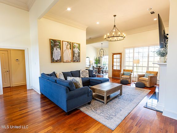 5th image of 9309 Alcove Ln