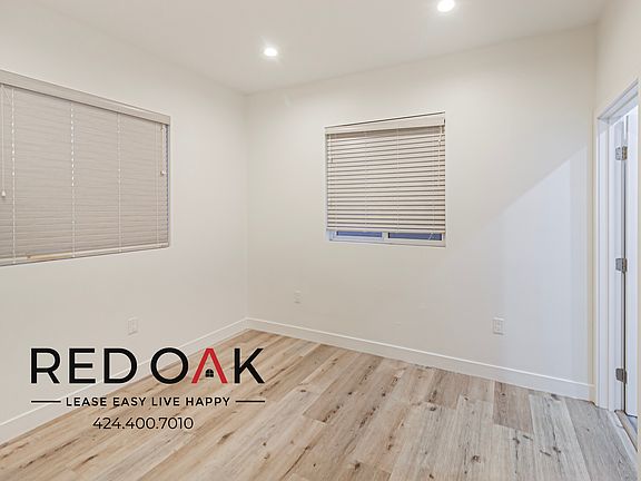 5th image of 5654 N Farmdale Ave #5654