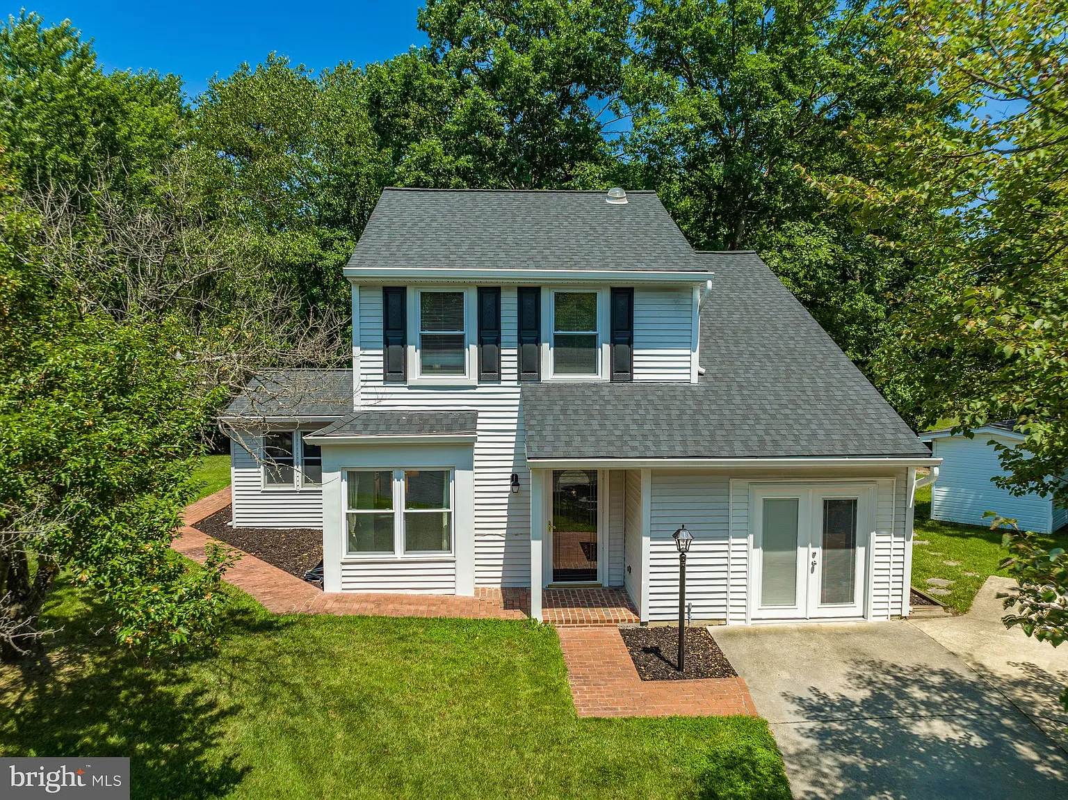 4019 Blackbird Ct photo 1