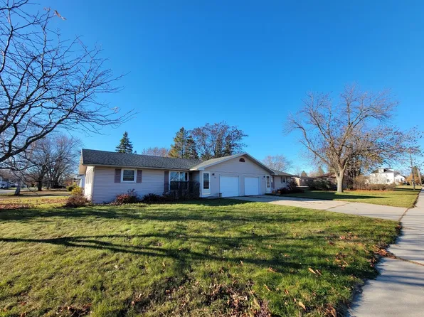 325 S Wisconsin St, Pulaski, WI 54162