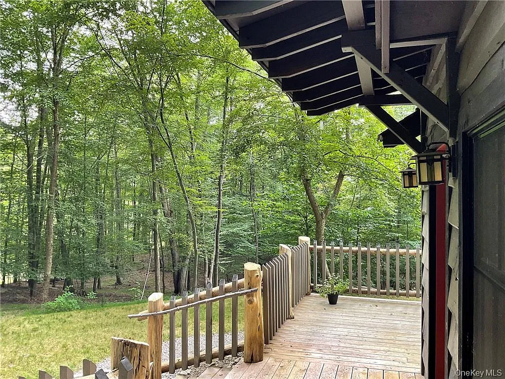1 bed, 1.0 bath, 893 sqft, $3,200 — Photo 3