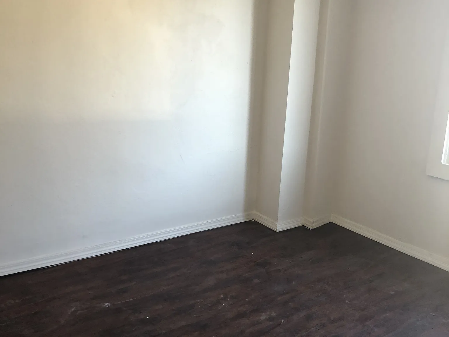 2 bed, 700 sqft, $899 — Photo 2