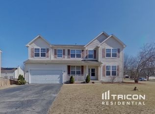 41 Brentwood Dr, Gilberts, IL 60136