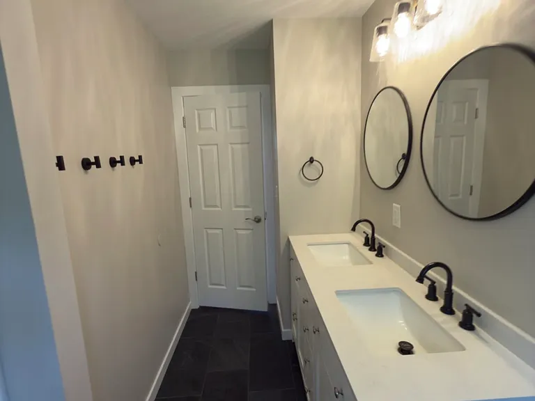 5750 Crandall Rd — Photo 11