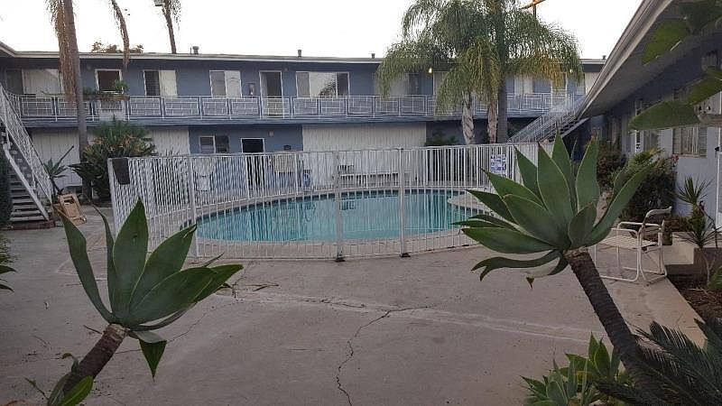 2nd image of 1055 Loma Ave #1X1