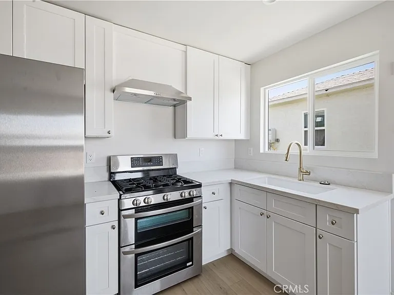 2032 W 88th St — Photo 6