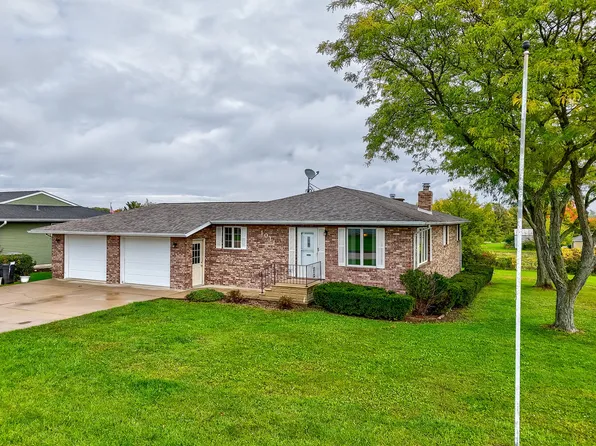 1011 Tower Circle Dr, Marseilles, IL 61341