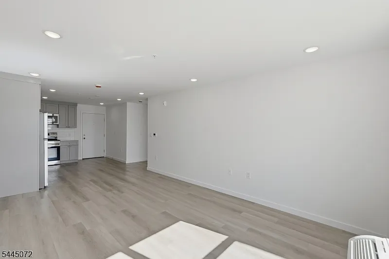 1 bed, 1.0 bath, 630 sqft, $1,850 — Photo 4