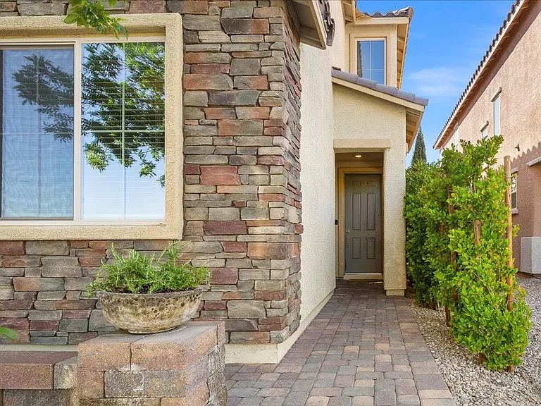 4105 Trillium Bay Ln — Photo 4