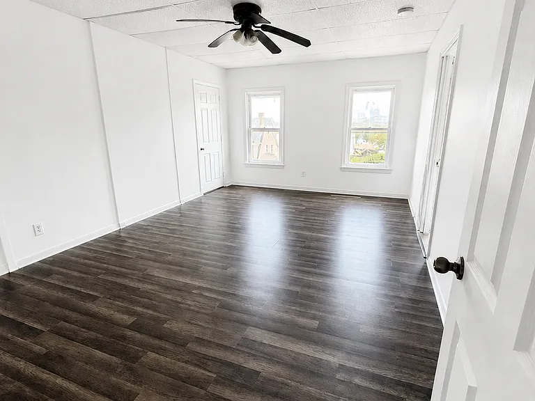 2205 S Main St — Photo 9