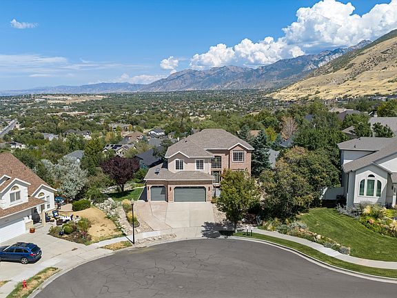 3rd image of 1333 E Martha Dunyon Cir