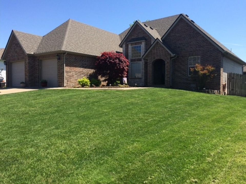 1st image of 303 Prairie Ln