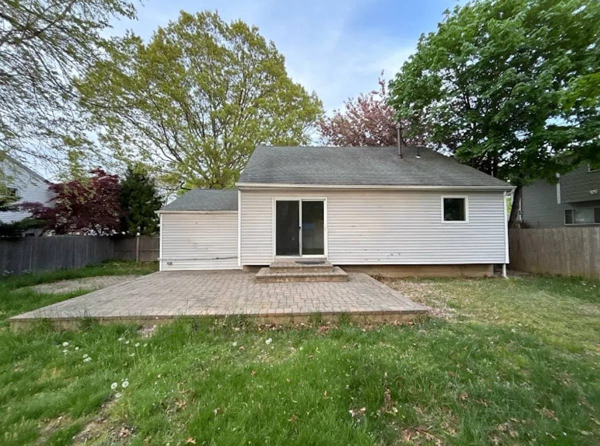 4 bed, 1600 sqft, $4,200 — Photo 2