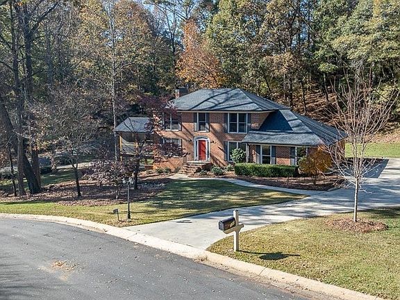 3rd image of 330 Stoneland Drive