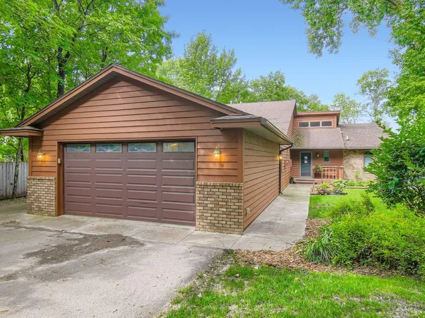 27800 Kent Ct, Chisago City, MN 55013