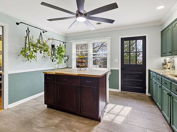 4th image of 224 Meadowbrook Rd