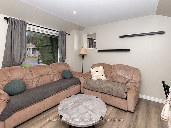 5th image of 84 Penfold St