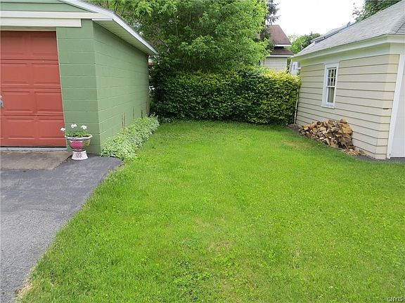 4th image of 145-147 Malverne Dr