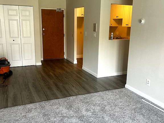 4th image of 603 Broad St #16