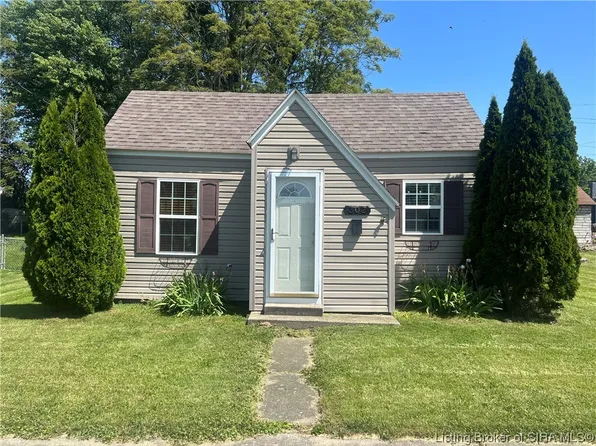 302 W Main Street, Crothersville, IN 47229