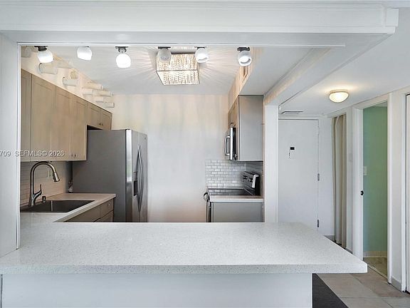 2nd image of 6900 Bay Dr APT 3H