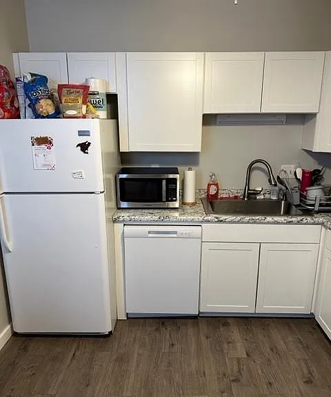 5742 Howe St #1 — Photo 7