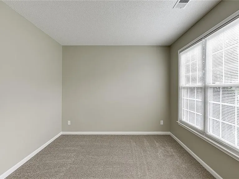 305 Leatherman Ct — Photo 5