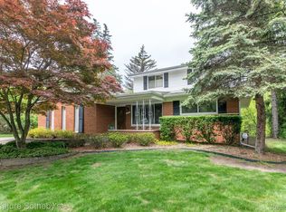 6279 Walker Ct, Troy, MI 48085
