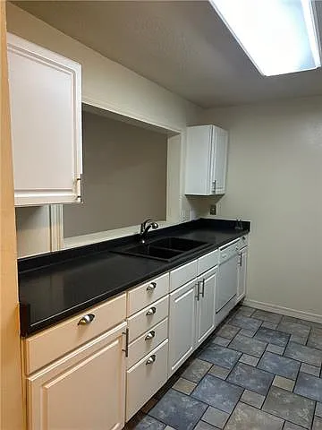 96 Chamale Cv — Photo 3