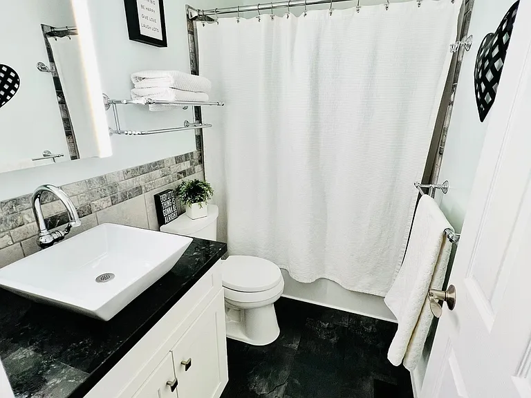 5523 Drakes Ct — Photo 9
