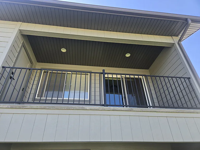206 11th Ave W #B — Photo 2
