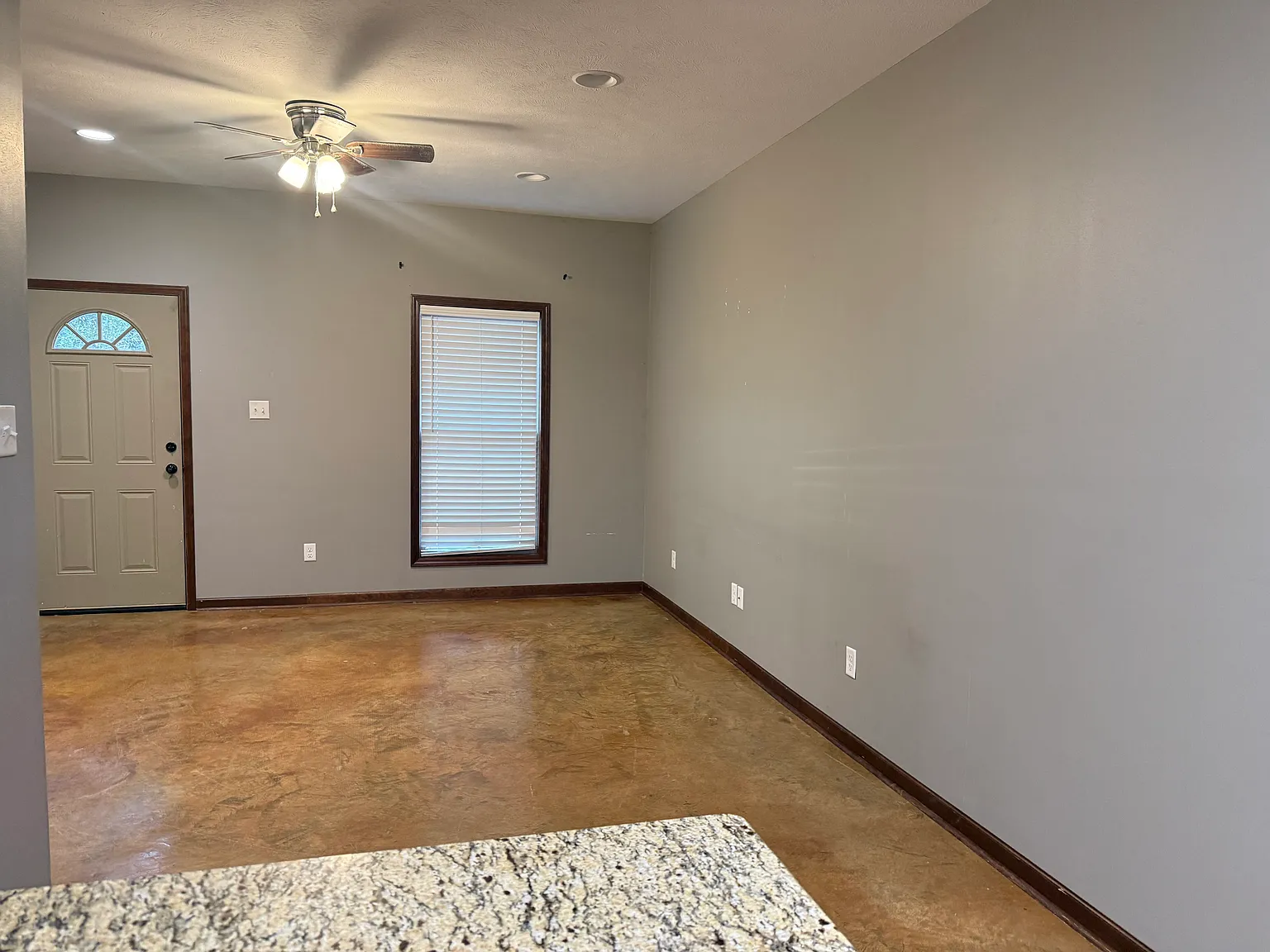 2 bed, 1000 sqft, $1,200 — Photo 4