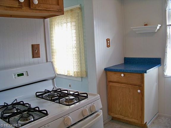 3rd image of 1482 2nd St