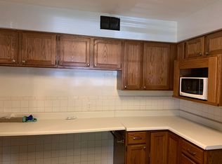 28 Godfrey Ln, Saint Louis, MO