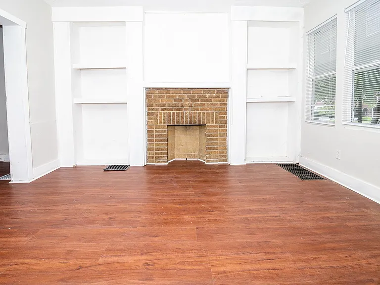 1157 Linwood Ave — Photo 5