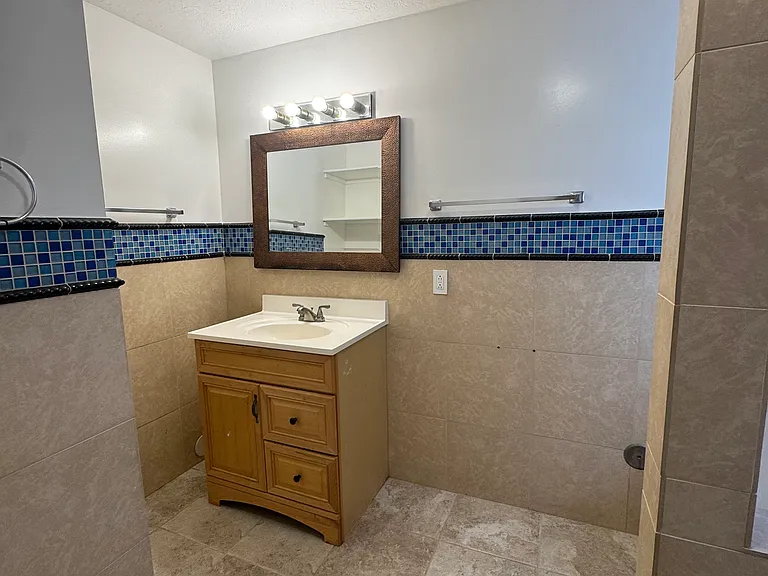 3720 S Hampshire Cir — Photo 21