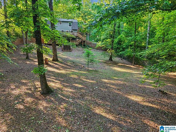4th image of 5580 Surrey Ln