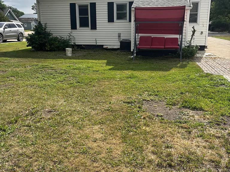 620 1st St SE — Photo 8