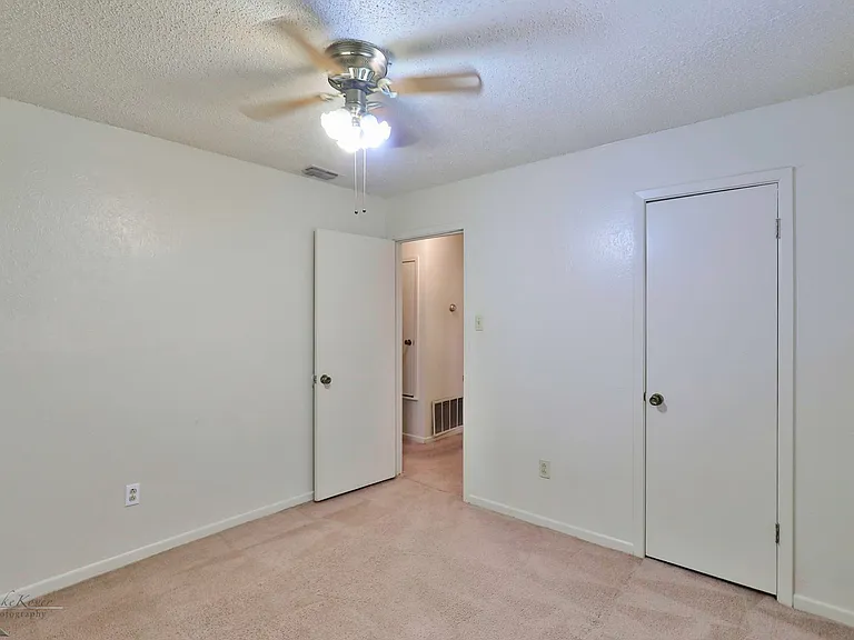 1117 Ruswood Dr — Photo 6
