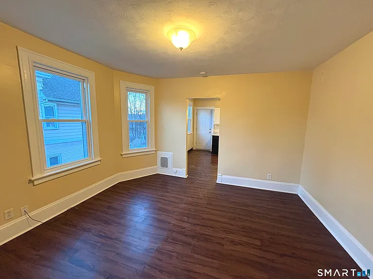 171 Bassett St — Photo 15