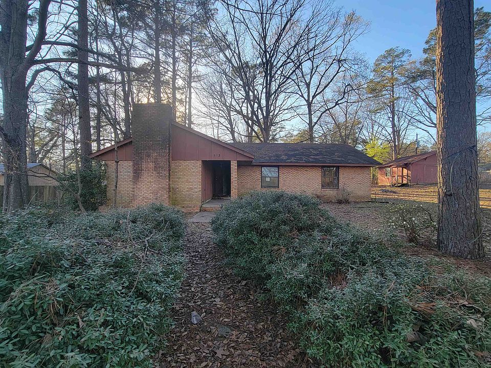 1st image of 513 E Bobbies Cir