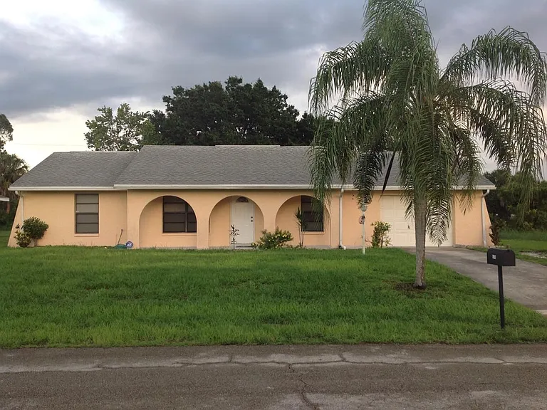 4710 6th St W #HOUSE — Photo 1