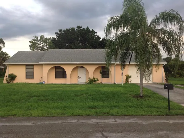 4710 6th St W, Lehigh Acres, FL 33971