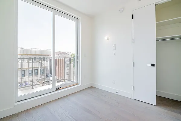 Rented by EXR | media 16