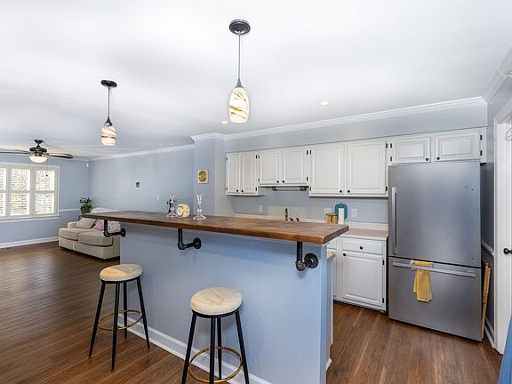 3rd image of 1250 Shadowbark Ct