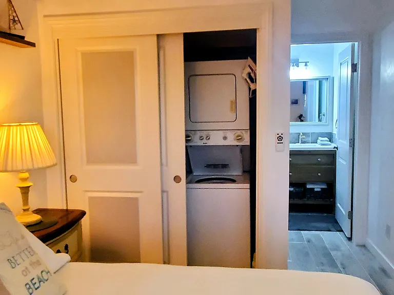 2144 Willow Ave — Photo 12